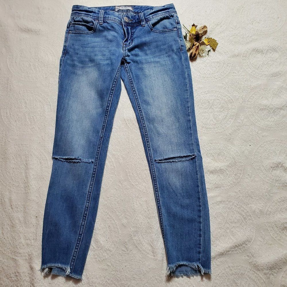 Free People Busted Knee Skinny Jeans Size W24